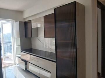  3.5 BHK Builder Floor at Sector 9 – for Rent