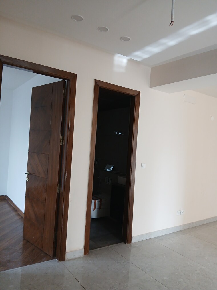 undefined, sector 9 3.5 Bedroom 2250 Sq.Ft. Builder Floor In Sector 9 Hisar 9667272