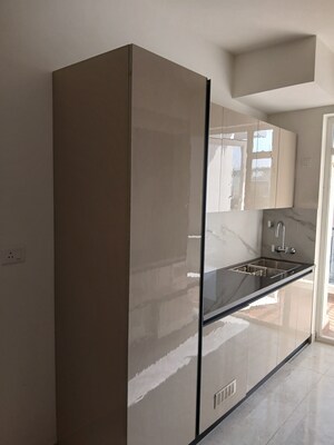 Furnished Amenities in 3.5 BHK Builder Floor at Sector 9 – for Rent