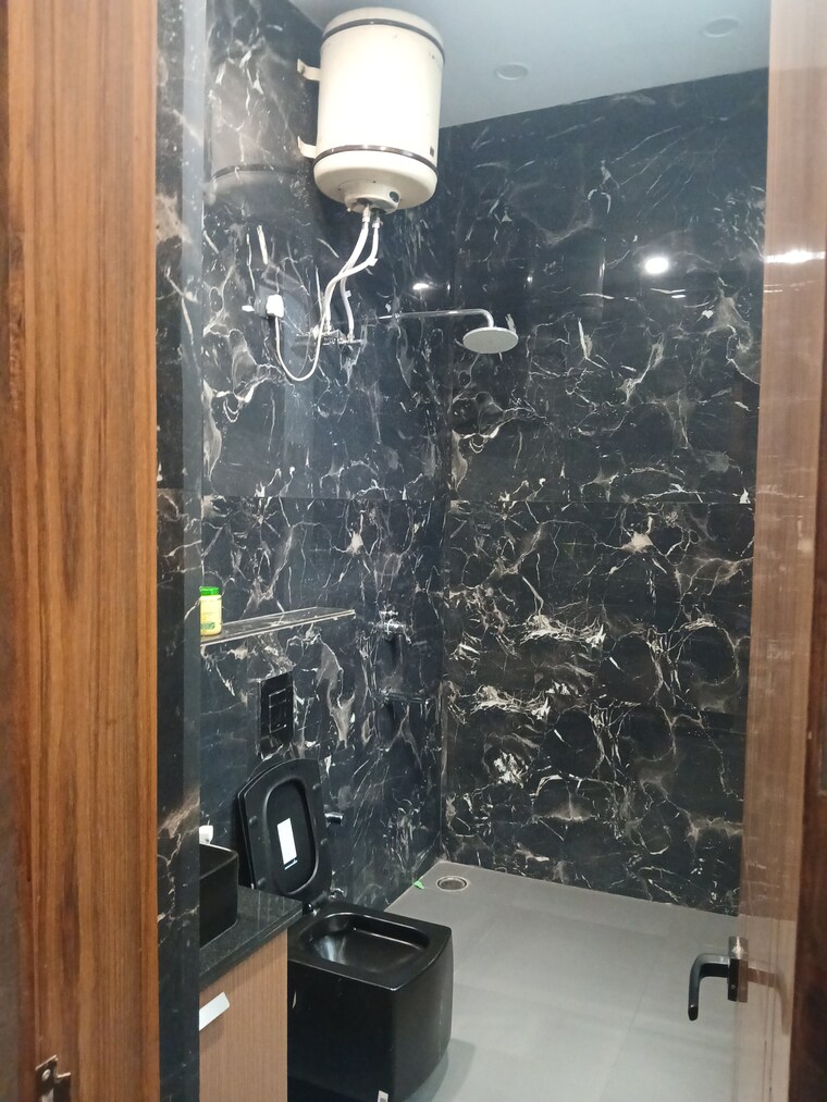 Attached Bathroom, sector 9 2 Bedroom 160 Sq.Yd. Builder Floor In Sector 9 Hisar 9667281