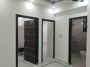 Room in 3 BHK Builder Floor at Ashoka Enclave 3, Sector 35 – for Rent