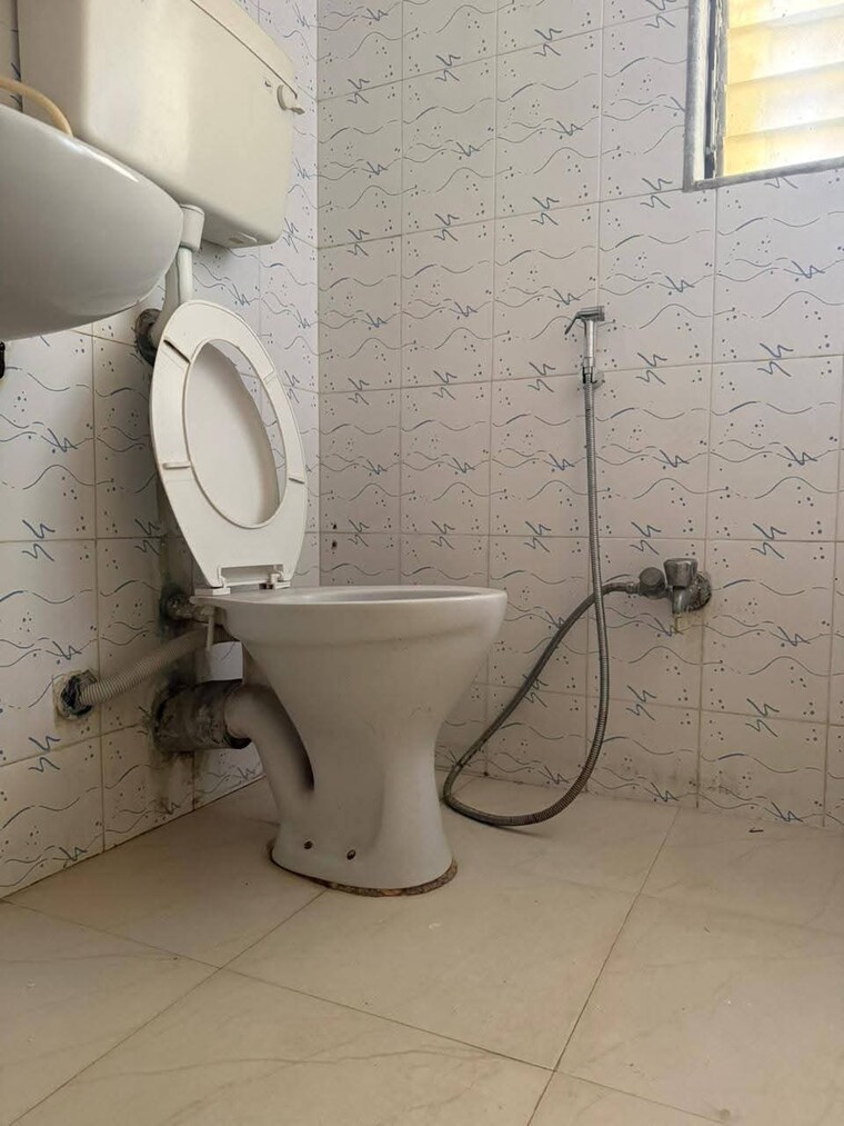 Bathroom, atul-trans-residency 2 Bedroom 850 Sq.Ft. Apartment In Andheri East Mumbai 9667280