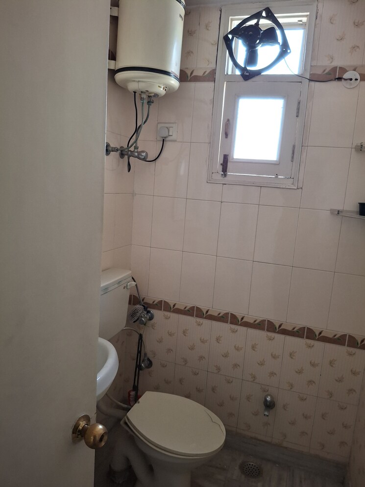 Bathroom, adarsh nagar 3 Bedroom 1650 Sq.Ft. Apartment In Adarsh Nagar Jaipur 9667289
