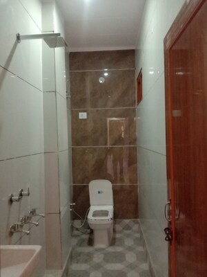 Furnished Amenities in 2 BHK Builder Floor at Dwarka Mor – for Sale