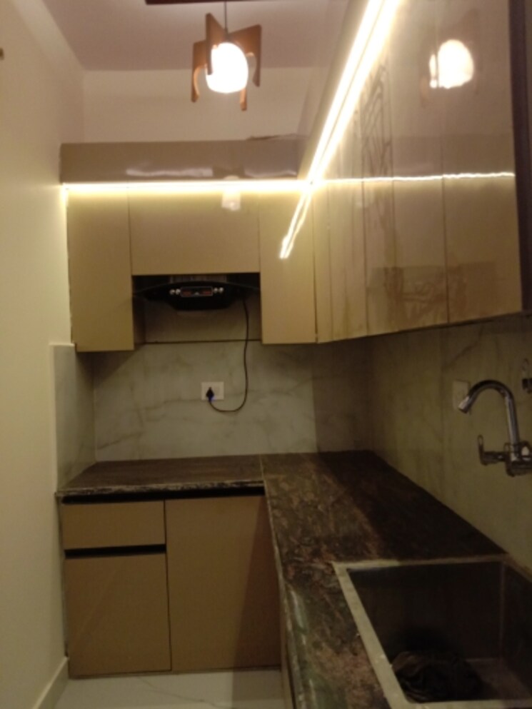 Kitchen, dwarka mor 2 Bedroom 657 Sq.Ft. Builder Floor In Dwarka Mor Delhi 9667303