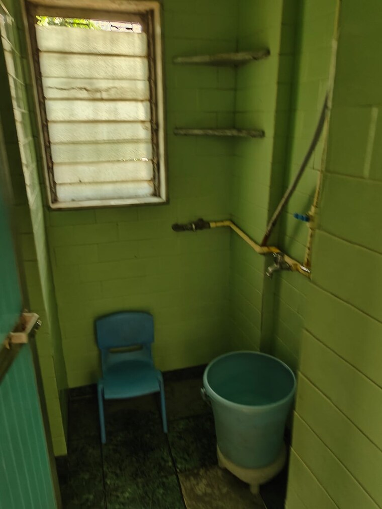 Bathroom, gokul-vihar-apartment 1 Bedroom 424 Sq.Ft. Apartment In Kandivali East Mumbai 9667317