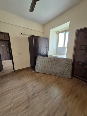 3 BHK Apartment For Rent in Mayur Vihar Phase 1 Extension