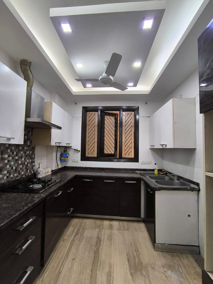 Kitchen, greater kailash i 3 Bedroom 1800 Sq.Ft. Builder Floor In Greater Kailash I Delhi 9667326