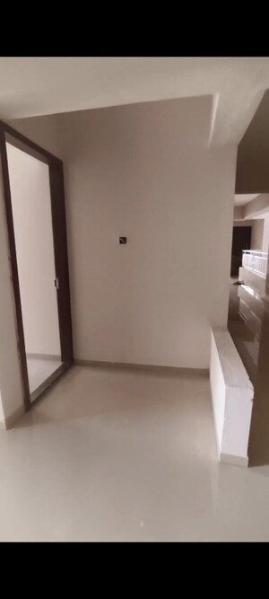 Room in 2 BHK Apartment at Anand Park Aundh, Aundh – for Rent