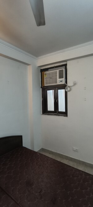 Room in 1 BHK Builder Floor at Panchsheel Vihar – for Rent