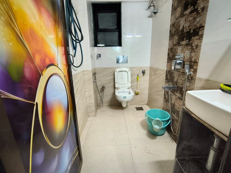 Bathroom, lok-upvan-apartment-phase-2 2 Bedroom 980 Sq.Ft. Apartment In Vasant Vihar Thane 9667348