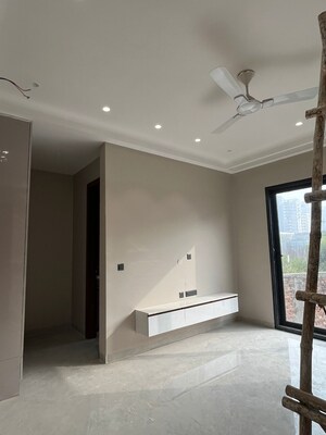 Room in 3 BHK Builder Floor at Ansal Versalia Avante, Sector 67a – for Sale