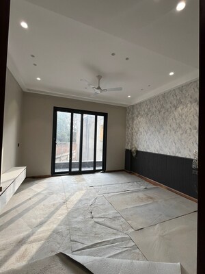 Room in 3 BHK Builder Floor at Ansal Versalia Avante, Sector 67a – for Sale