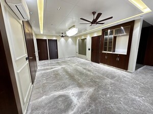 Room in 3 BHK Builder Floor at Ansal Esencia - Amara Villas, Sector 67 – for Sale