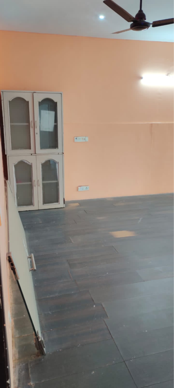 Room in 3 BHK Builder Floor at Hauz Khas – for Rent