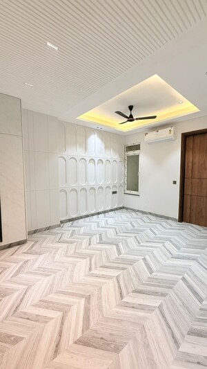 Bedroom in 3 BHK Builder Floor at Ansal API Esencia, Sector 67 – for Sale