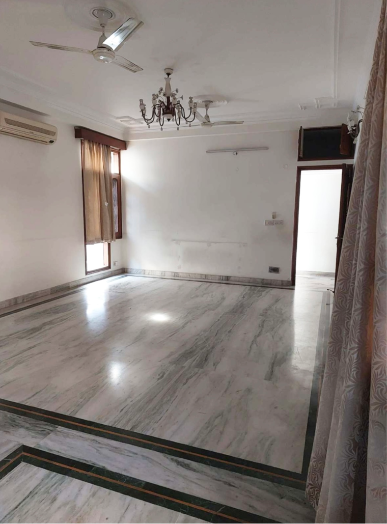 Room, green park extension 4 Bedroom 3400 Sq.Ft. Builder Floor In Green Park Extension Delhi 9667386