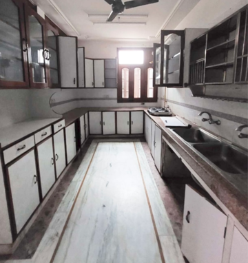 Balcony in 4 BHK Builder Floor at Green Park Extension – for Rent