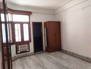 Room in 4 BHK Builder Floor at Green Park Extension – for Rent