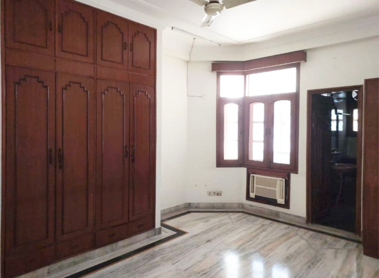 Room, green park extension 4 Bedroom 3400 Sq.Ft. Builder Floor In Green Park Extension Delhi 9667386