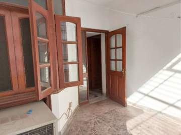 Room in 4 BHK Builder Floor at Green Park Extension – for Rent