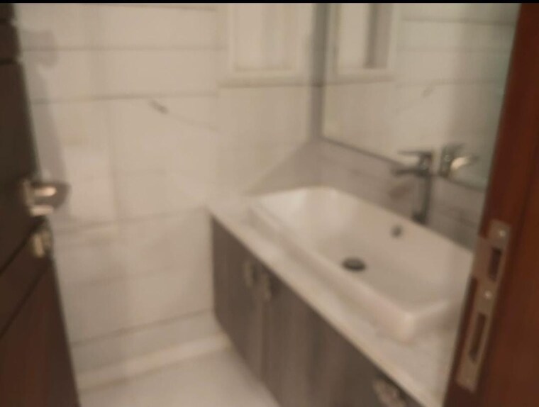 Bathroom, greater kailash i 3 Bedroom 1800 Sq.Ft. Builder Floor In Greater Kailash I Delhi 9667397
