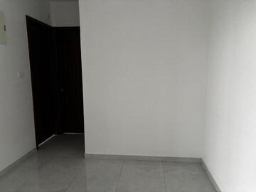 Room in 3 BHK Apartment at Mantra Mirari, Koregaon Park – for Rent