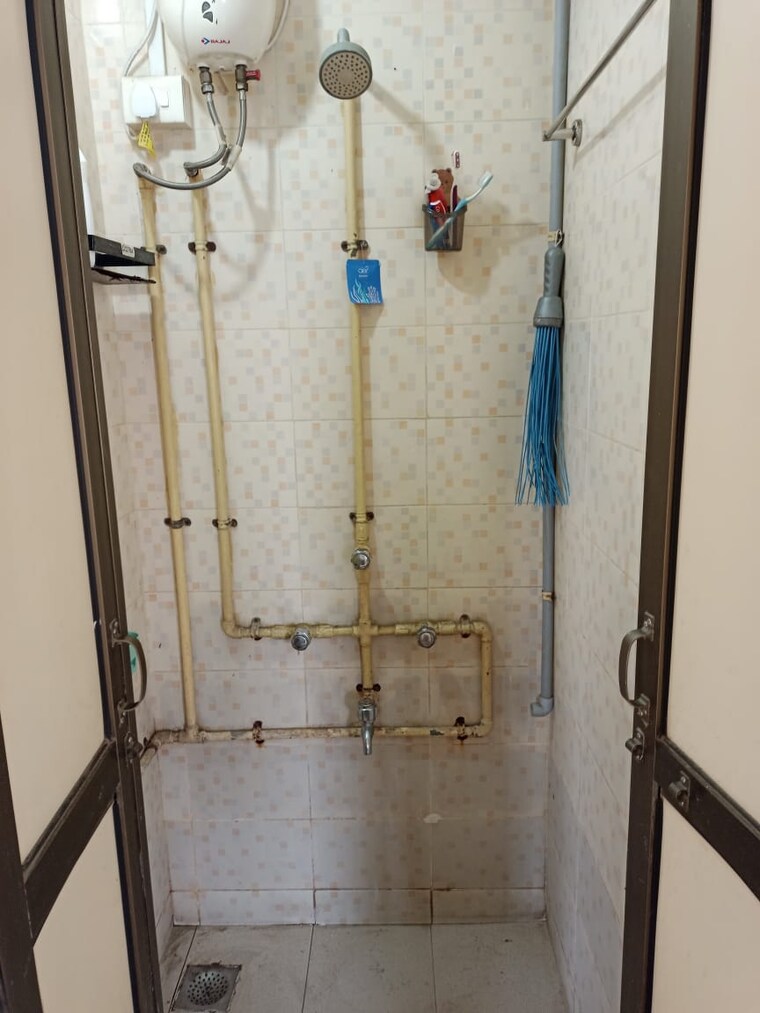 Bathroom, mahalaxmi-chs-worli 1 Bedroom 550 Sq.Ft. Apartment In Worli Mumbai 9667436