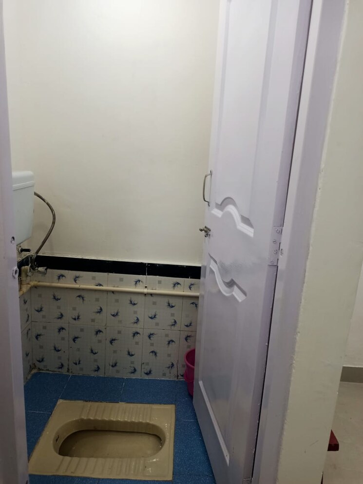 Bathroom, shrinivas-tower 1 Bedroom 450 Sq.Ft. Apartment In Lower Parel Mumbai 9667445