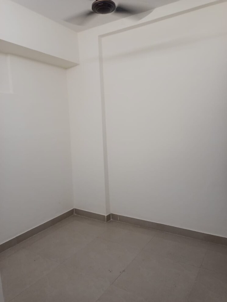 Room, shrinivas-tower 1 Bedroom 450 Sq.Ft. Apartment In Lower Parel Mumbai 9667445