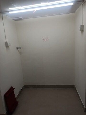 Room in 1 BHK Apartment at Shrinivas Tower, Lower Parel – for Rent