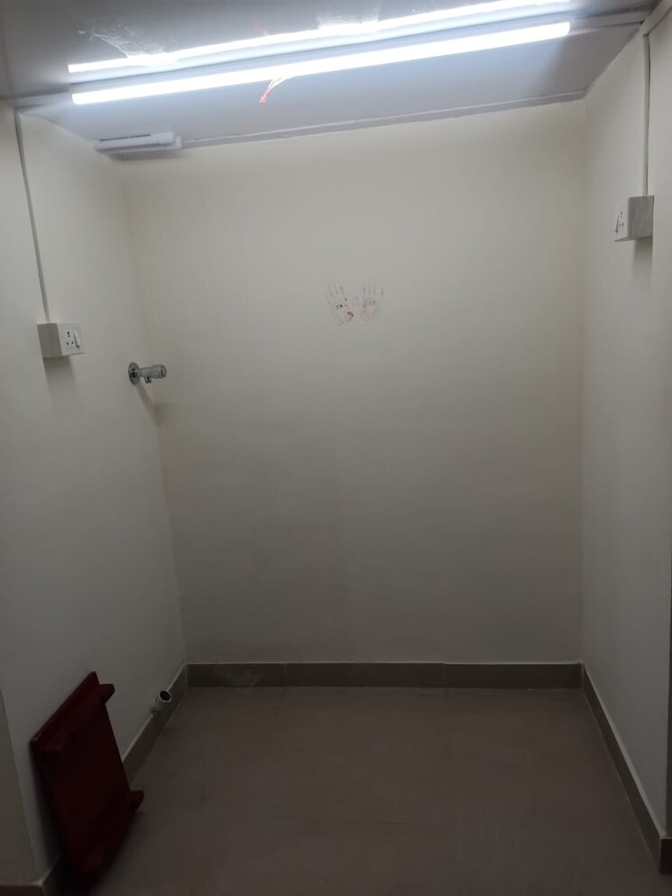 Room, shrinivas-tower 1 Bedroom 450 Sq.Ft. Apartment In Lower Parel Mumbai 9667445