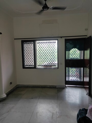 Living Room in 2 BHK Apartment at Shipra Suncity, Vaibhav Khand – for Sale
