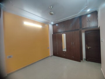 Room in 2 BHK Apartment at Viraj Khand – for Rent