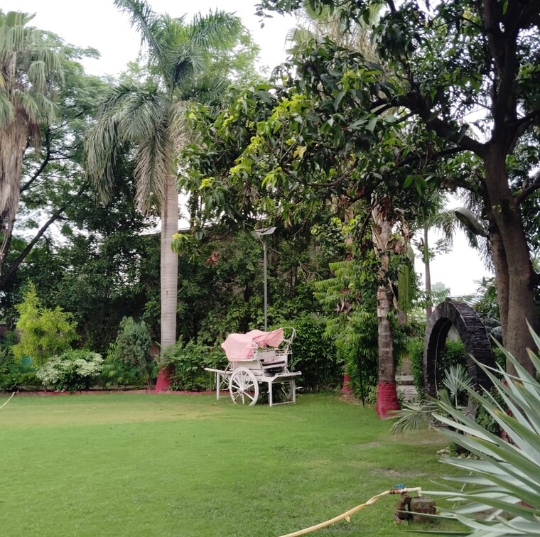 Garden, vishal-sahakari-awas-samiti  120 Sq.Mt. Plot In Siddharth Vihar Ghaziabad 9667505