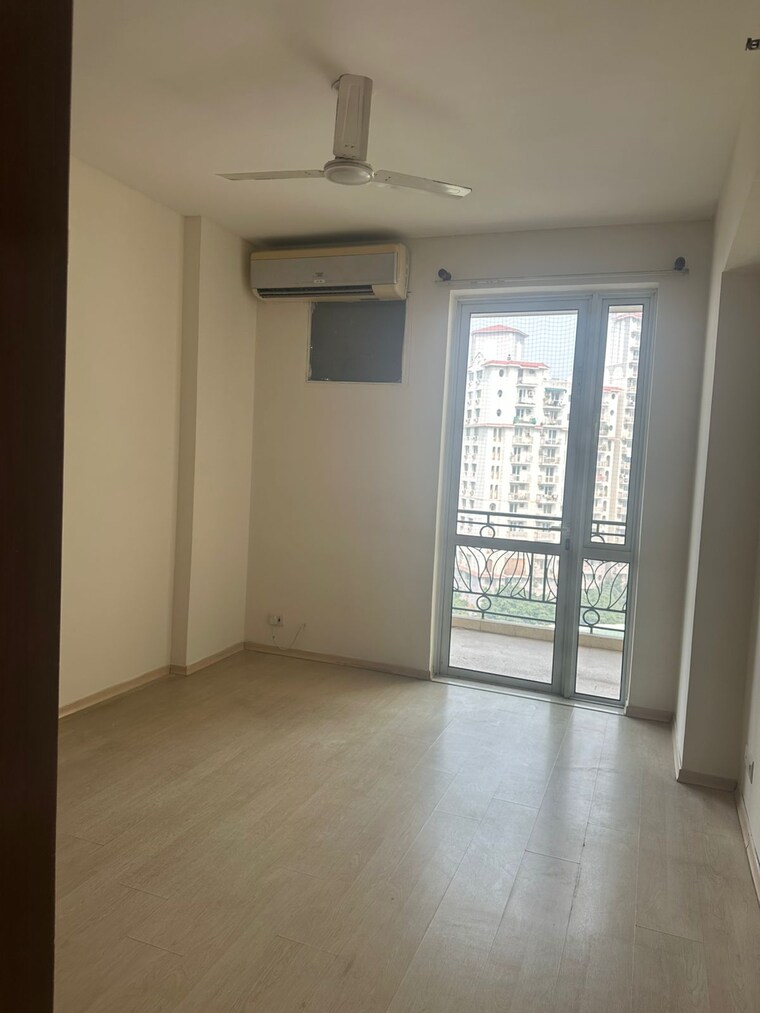 Room, dlf-westend-heights 4 Bedroom 3700 Sq.Ft. Apartment In Sector 53 Gurgaon 9667539