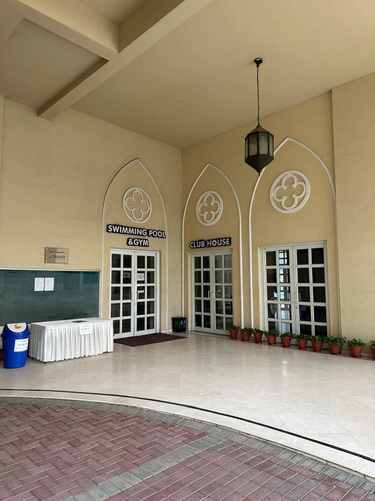  Parking, dlf-westend-heights 4 Bedroom 3700 Sq.Ft. Apartment In Sector 53 Gurgaon 9667539