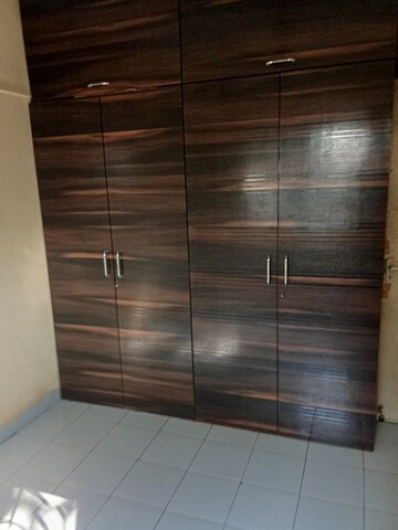 Room in 1 BHK Apartment at Veda CHS, Ic Colony – for Rent