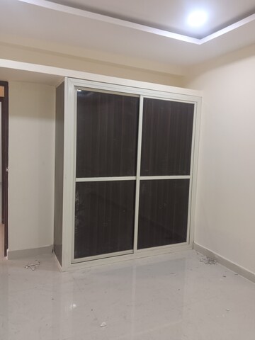 Room in 3 BHK Apartment at Manikonda – for Rent