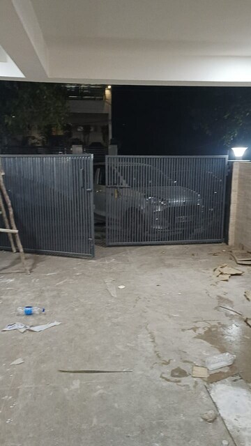 Bathroom in 1 BHK Builder Floor at Palam Vihar Residents Association, Palam Vihar – for Rent