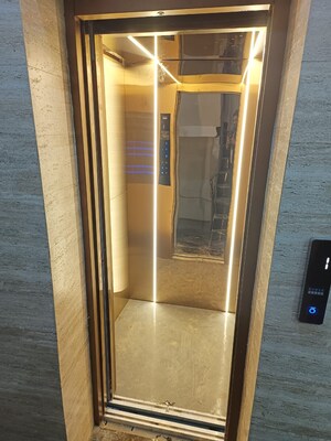 Building Lobby in 1 BHK Builder Floor at Palam Vihar Residents Association, Palam Vihar – for Rent