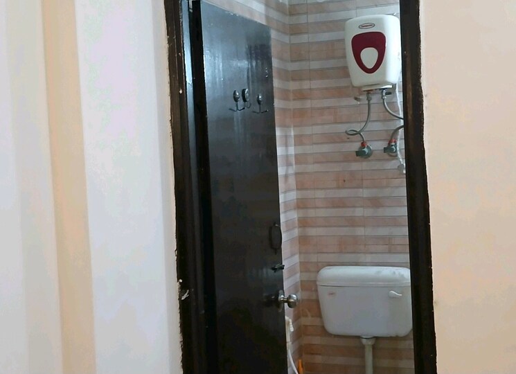 Bathroom, ansal-royal-heritage 2 Bedroom 859 Sq.Ft. Apartment In Sector 70 Faridabad 9667577