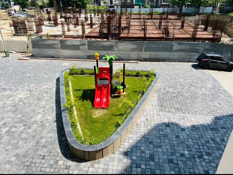 Garden, ratan-galaxy 4 Bedroom 2535 Sq.Ft. Apartment In Vrindavan Yojna Lucknow 9667618