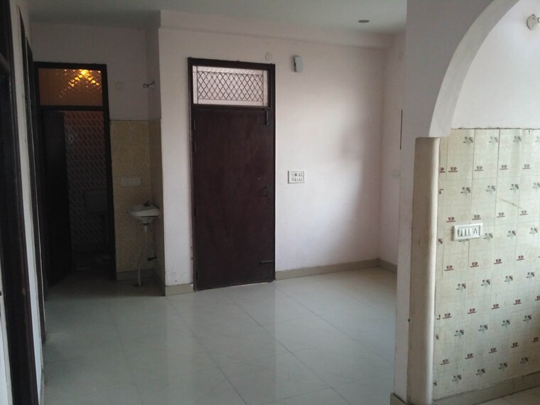 Room, sector 22 2 Bedroom 1450 Sq.Ft. Builder Floor In Sector 22 Noida 9667612