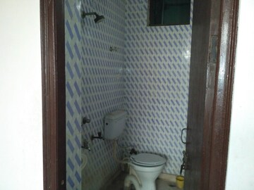 Bathroom in 2 BHK Builder Floor at Sector 22 – for Rent