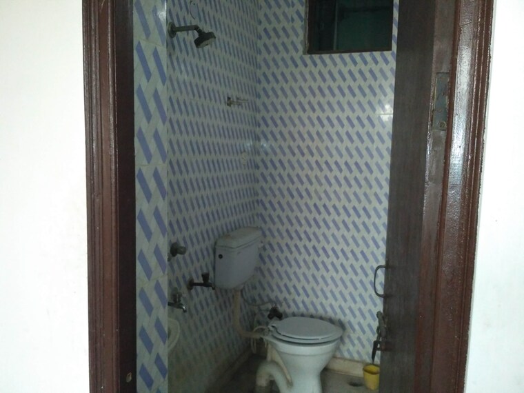 Bathroom, sector 22 2 Bedroom 1450 Sq.Ft. Builder Floor In Sector 22 Noida 9667612