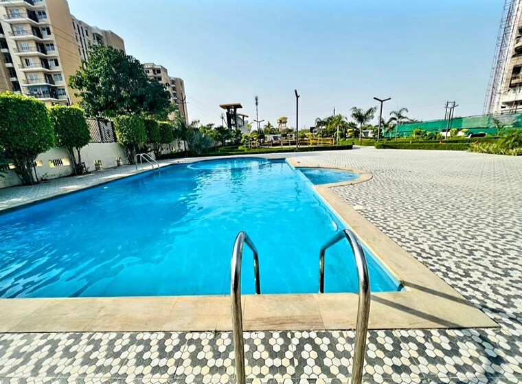 Swimming Pool, ratan-galaxy 2 Bedroom 1168 Sq.Ft. Apartment In Vrindavan Yojna Lucknow 9667626