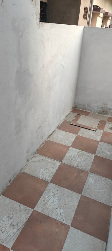 Room in 4 BHK Independent House at Zingabai Takli – for Sale