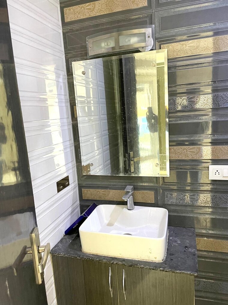 Bathroom, pyramid-altia 3 Bedroom 645 Sq.Ft. Apartment In Sector 70 Gurgaon 9667651