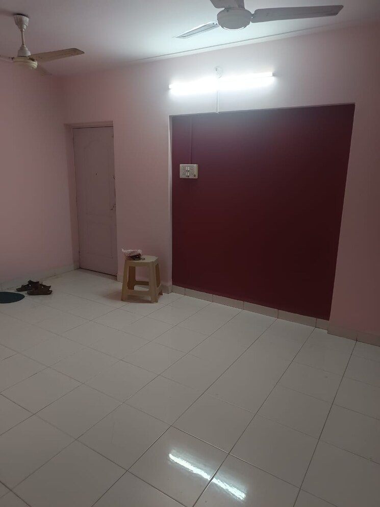 Room, cosmos-residancy 1 Bedroom 400 Sq.Ft. Apartment In Kavesar Thane 9667654